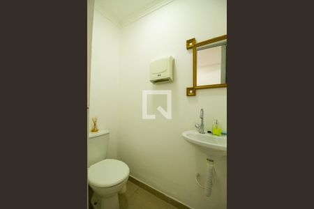 Casa à venda com 175m², 3 quartos e sem vagaBanheiro da Edícula