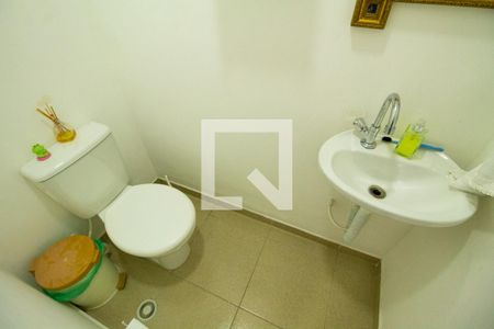 Casa à venda com 175m², 3 quartos e sem vagaBanheiro da Edícula