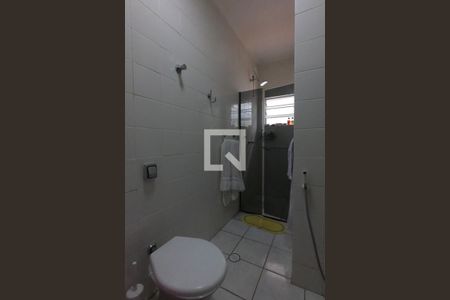 Casa à venda com 240m², 3 quartos e 2 vagasBanheiro