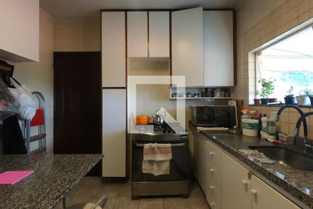 Casa à venda com 240m², 3 quartos e 2 vagasCozinha