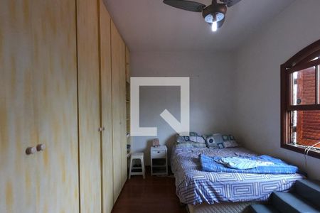 Casa à venda com 240m², 3 quartos e 2 vagasquarto 2
