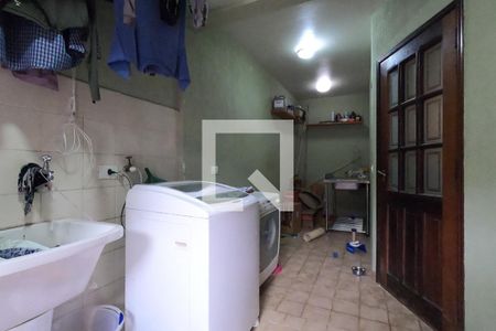 Casa à venda com 240m², 3 quartos e 2 vagasÁrea de Serviço