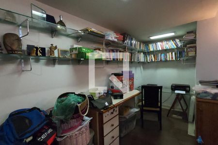 Casa à venda com 240m², 3 quartos e 2 vagasEscritório