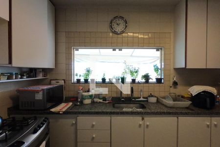 Casa à venda com 240m², 3 quartos e 2 vagasCozinha