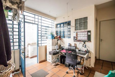 Casa à venda com 196m², 4 quartos e 2 vagasÁrea de Serviço