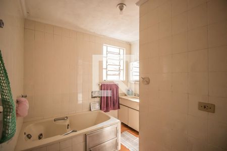 Casa à venda com 196m², 4 quartos e 2 vagasBanheiro 3 - Suíte 