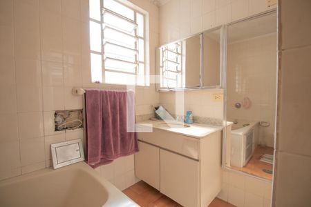 Casa à venda com 196m², 4 quartos e 2 vagasBanheiro 3 - Suíte 