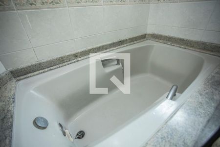Apartamento à venda com 121m², 3 quartos e 2 vagasBanheiro da Suíte
