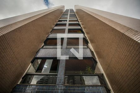 Apartamento à venda com 121m², 3 quartos e 2 vagasFachada