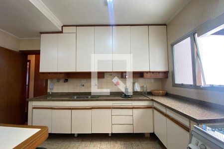 Apartamento à venda com 160m², 3 quartos e 2 vagasCozinha