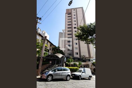 Apartamento para alugar com 72m², 2 quartos e 1 vagaFachada