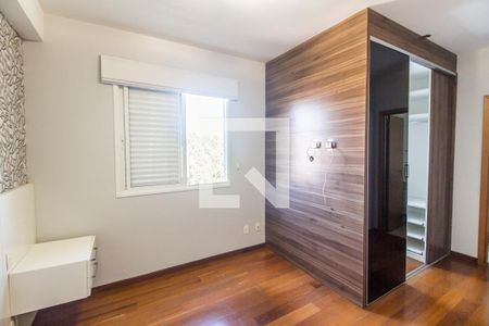 Apartamento à venda com 122m², 3 quartos e 2 vagas Apartamento à venda com 122m², 3 quartos e 2 vagasSuíte 1