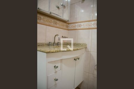 Casa à venda com 260m², 3 quartos e 6 vagasBanheiro do Quarto 1