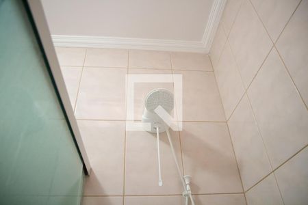 Casa à venda com 260m², 3 quartos e 6 vagasBanheiro do Quarto 2
