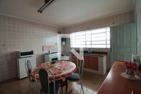 Casa à venda com 110m², 2 quartos e 2 vagasCozinha