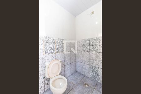 Banheiro de casa para alugar com 1 quarto, 30m² em Vila Dalila, São Paulo