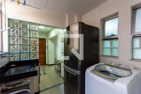 Apartamento à venda com 250m², 3 quartos e 1 vagaÁrea de Serviço