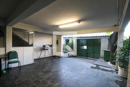 Casa à venda com 322m², 6 quartos e 2 vagasÁrea de Serviço / Quintal