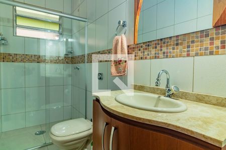 Casa à venda com 195m², 5 quartos e 2 vagas Casa à venda com 195m², 5 quartos e 2 vagasBanheiro Social