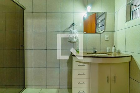 Casa à venda com 195m², 5 quartos e 2 vagas Casa à venda com 195m², 5 quartos e 2 vagasBanheiro Social