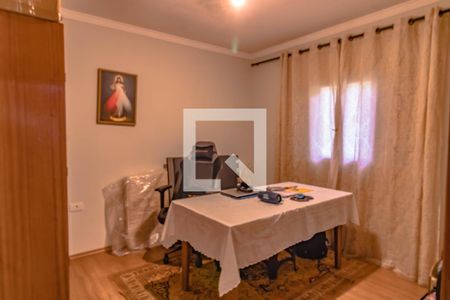 Casa à venda com 195m², 5 quartos e 2 vagas Casa à venda com 195m², 5 quartos e 2 vagasEscritório