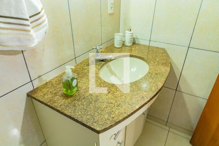 Casa à venda com 195m², 5 quartos e 2 vagas Casa à venda com 195m², 5 quartos e 2 vagasBanheiro Social