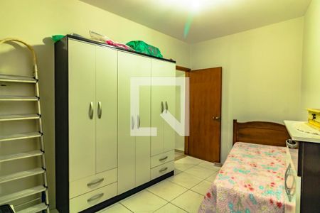 Casa à venda com 195m², 5 quartos e 2 vagas Casa à venda com 195m², 5 quartos e 2 vagasQuarto 2