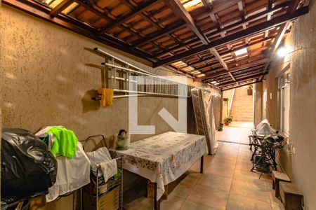 Casa à venda com 195m², 5 quartos e 2 vagas Casa à venda com 195m², 5 quartos e 2 vagasÁrea comum