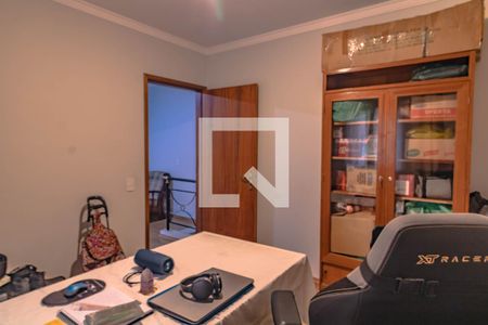 Casa à venda com 195m², 5 quartos e 2 vagas Casa à venda com 195m², 5 quartos e 2 vagasEscritório