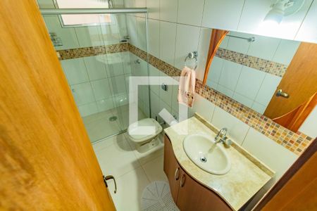 Casa à venda com 195m², 5 quartos e 2 vagas Casa à venda com 195m², 5 quartos e 2 vagasBanheiro Social