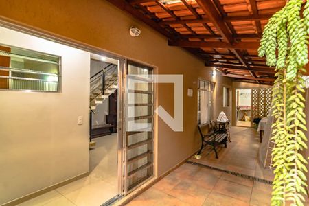 Casa à venda com 195m², 5 quartos e 2 vagas Casa à venda com 195m², 5 quartos e 2 vagasÁrea comum