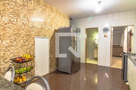 Casa à venda com 195m², 5 quartos e 2 vagas Casa à venda com 195m², 5 quartos e 2 vagasCozinha