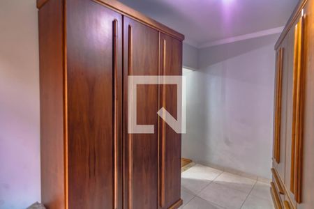 Casa à venda com 195m², 5 quartos e 2 vagas Casa à venda com 195m², 5 quartos e 2 vagasQuarto 3