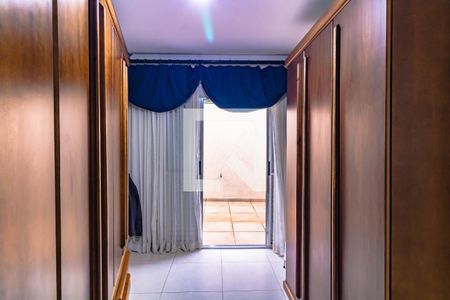 Casa à venda com 195m², 5 quartos e 2 vagas Casa à venda com 195m², 5 quartos e 2 vagasQuarto 3