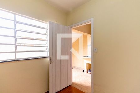 Casa à venda com 270m², 4 quartos e 6 vagasQuarto de Serviço