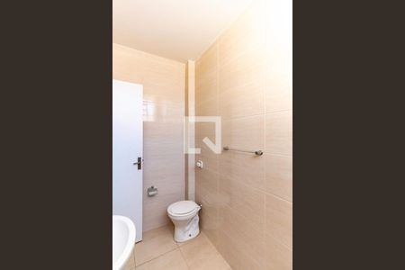 Casa à venda com 270m², 4 quartos e 6 vagasBanheiro da Suíte