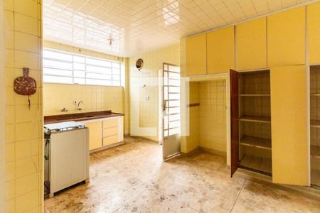 Casa à venda com 270m², 4 quartos e 6 vagasCozinha