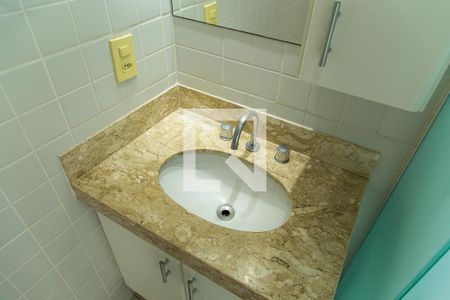 Casa de condomínio à venda com 95m², 3 quartos e 3 vagasBanheiro Social - Detalhe