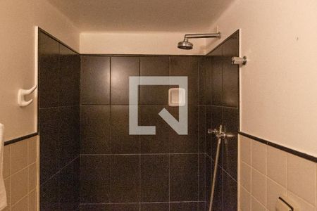Casa à venda com 140m², 4 quartos e sem vaga Casa à venda com 140m², 4 quartos e sem vagaEdícula - Banheiro da Suíte