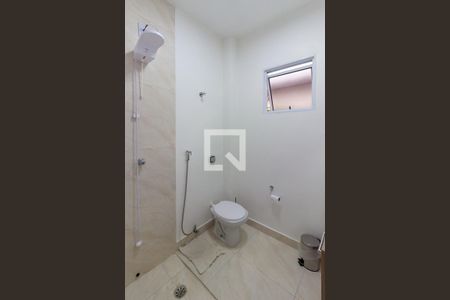Casa à venda com 180m², 3 quartos e 2 vagasBanheiro