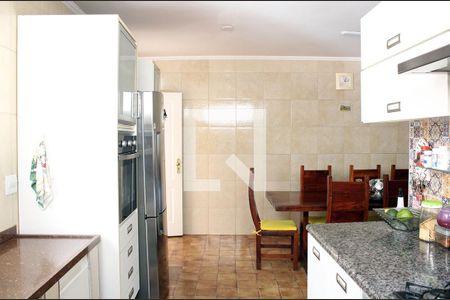 Casa à venda com 370m², 3 quartos e 5 vagas Casa à venda com 370m², 3 quartos e 5 vagasCozinha