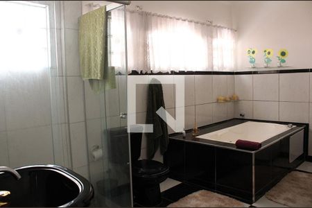 Casa à venda com 370m², 3 quartos e 5 vagas Casa à venda com 370m², 3 quartos e 5 vagasBanheiro da Suíte
