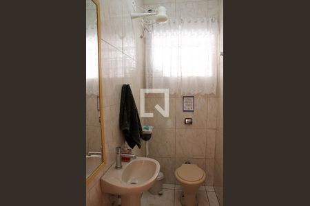 Casa à venda com 370m², 3 quartos e 5 vagas Casa à venda com 370m², 3 quartos e 5 vagasBanheiro de Serviço