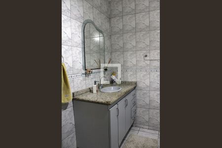 Casa à venda com 370m², 3 quartos e 5 vagas Casa à venda com 370m², 3 quartos e 5 vagasBanheiro 1