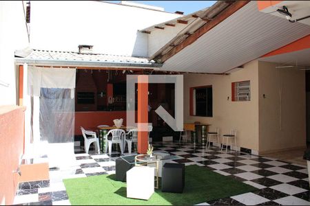 Casa à venda com 370m², 3 quartos e 5 vagas Casa à venda com 370m², 3 quartos e 5 vagasQuintal