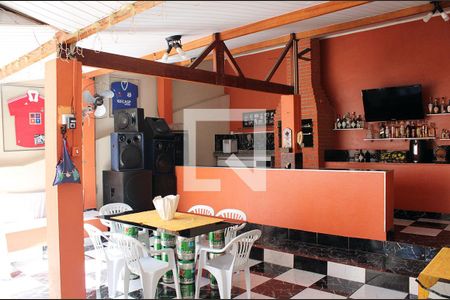 Casa à venda com 370m², 3 quartos e 5 vagas Casa à venda com 370m², 3 quartos e 5 vagasQuintal
