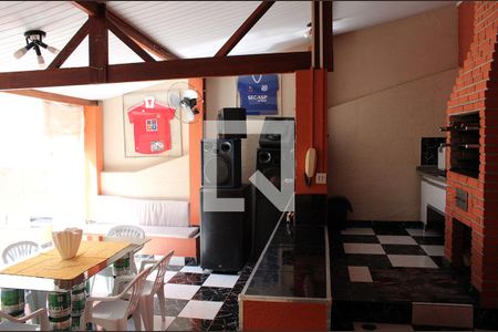 Casa à venda com 370m², 3 quartos e 5 vagas Casa à venda com 370m², 3 quartos e 5 vagasÁrea comum - Churrasqueira