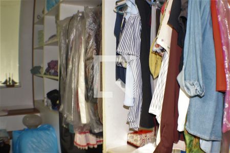 Casa à venda com 650m², 3 quartos e 2 vagasCloset