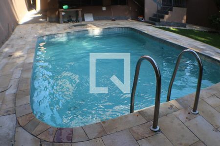 Casa à venda com 650m², 3 quartos e 2 vagasÁrea comum - Piscina