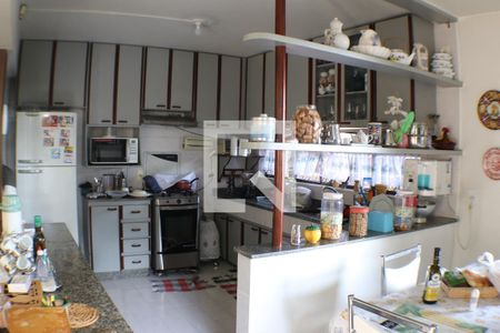 Casa à venda com 650m², 3 quartos e 2 vagasCozinha